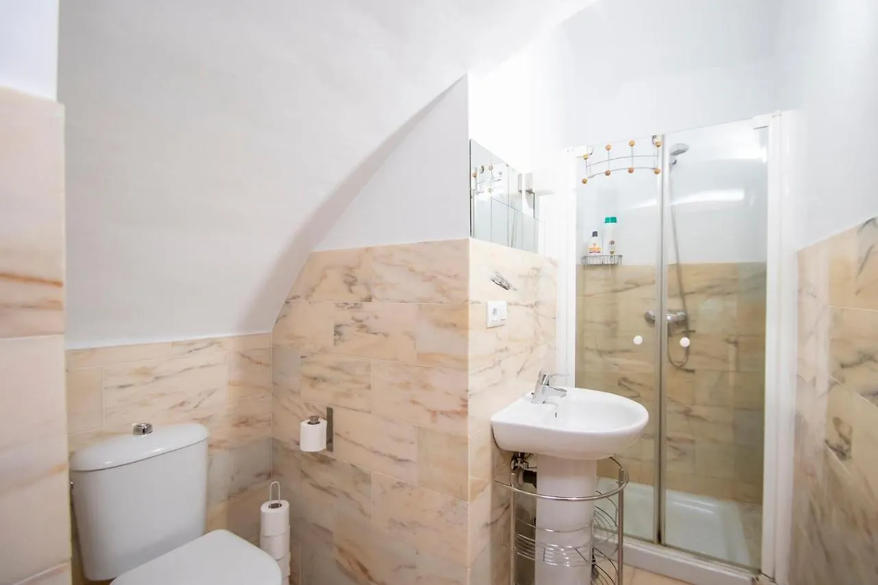 LOFT NUEVO Y CON ENCANTO a TRES MNT CATEDRAL AA WIFI Apartamento Sevilla España